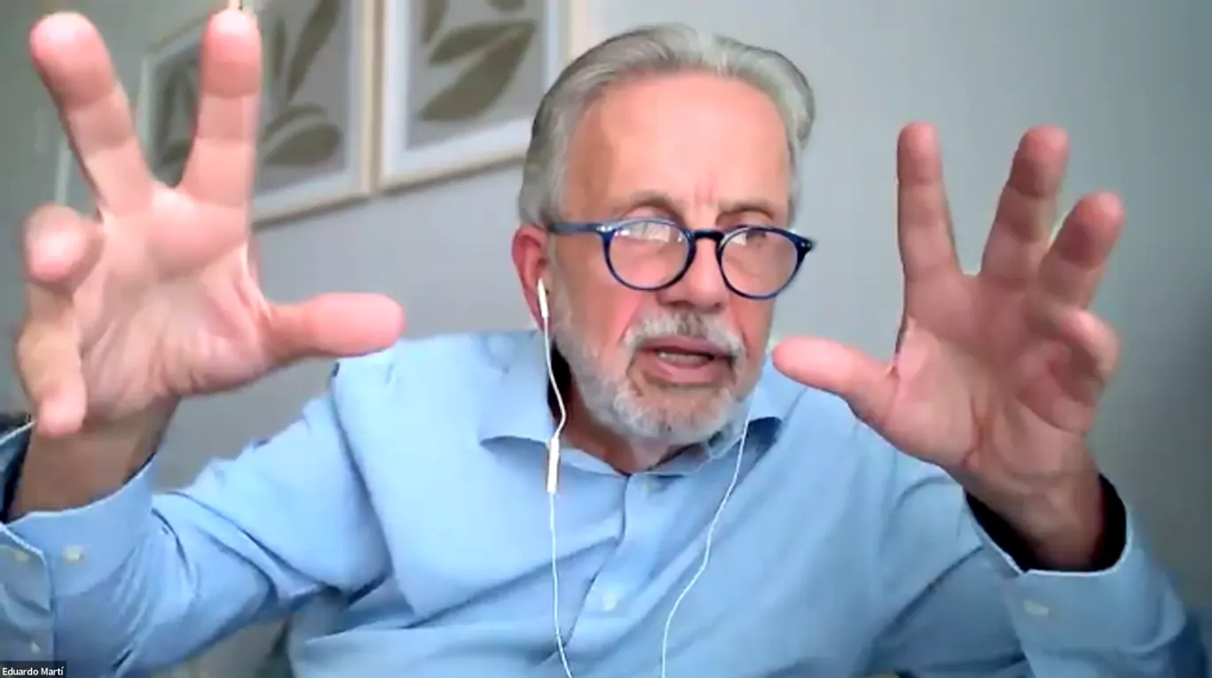 Eduardo en una sesión online